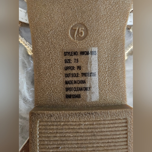 7.5 WHITE J CREW POM POM SANDALS - Picture 8 of 8